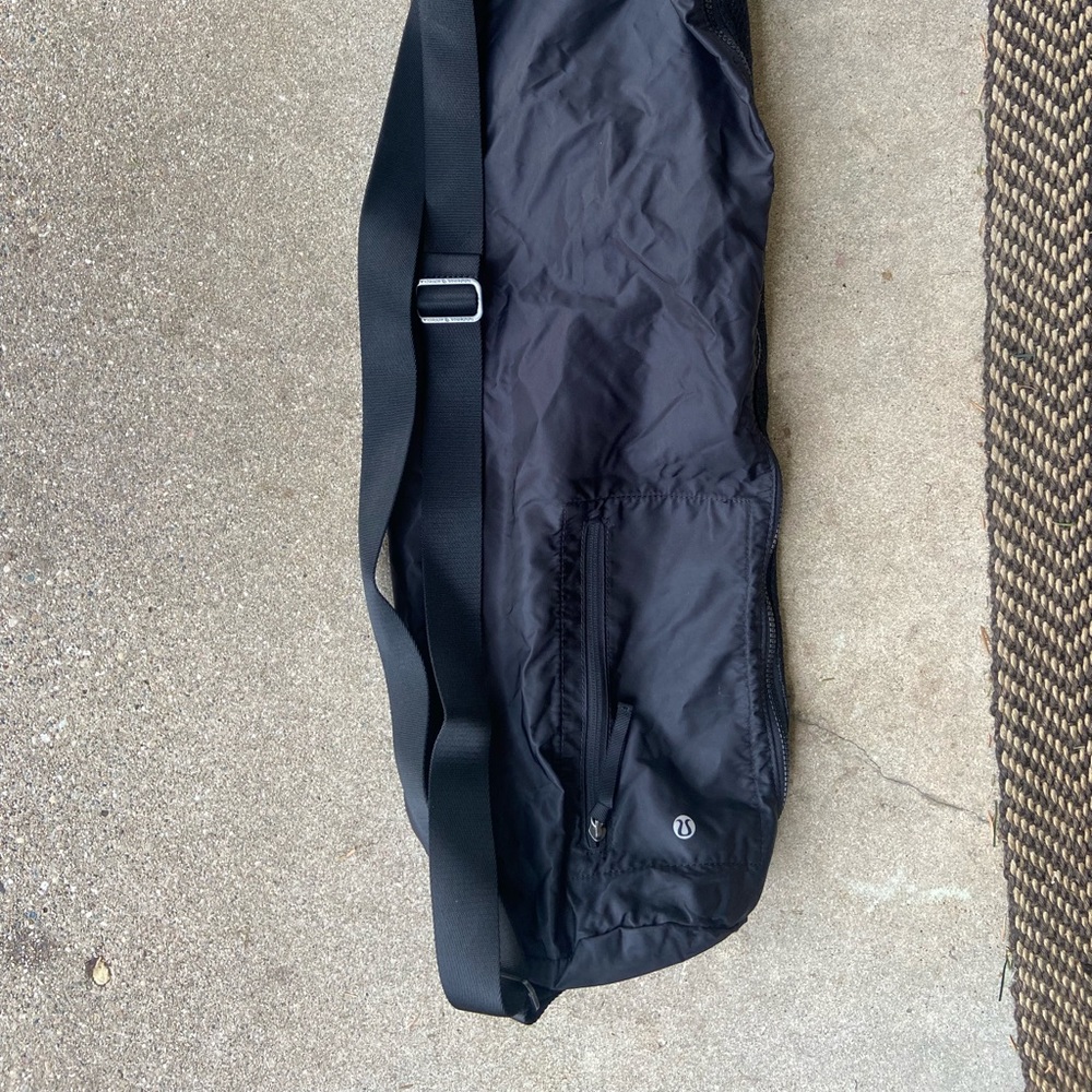 Lululemon yoga mat bag